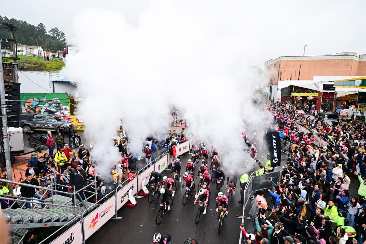 El Gran Fondo partió en Zipaquirá, municipio en el que Egan Bernal se formó como ciclista.