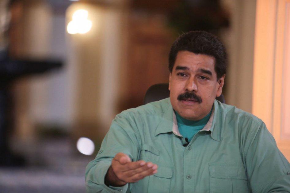 Problemas en frontera no se resuelven con viviendas y llevando agua: Maduro a Santos