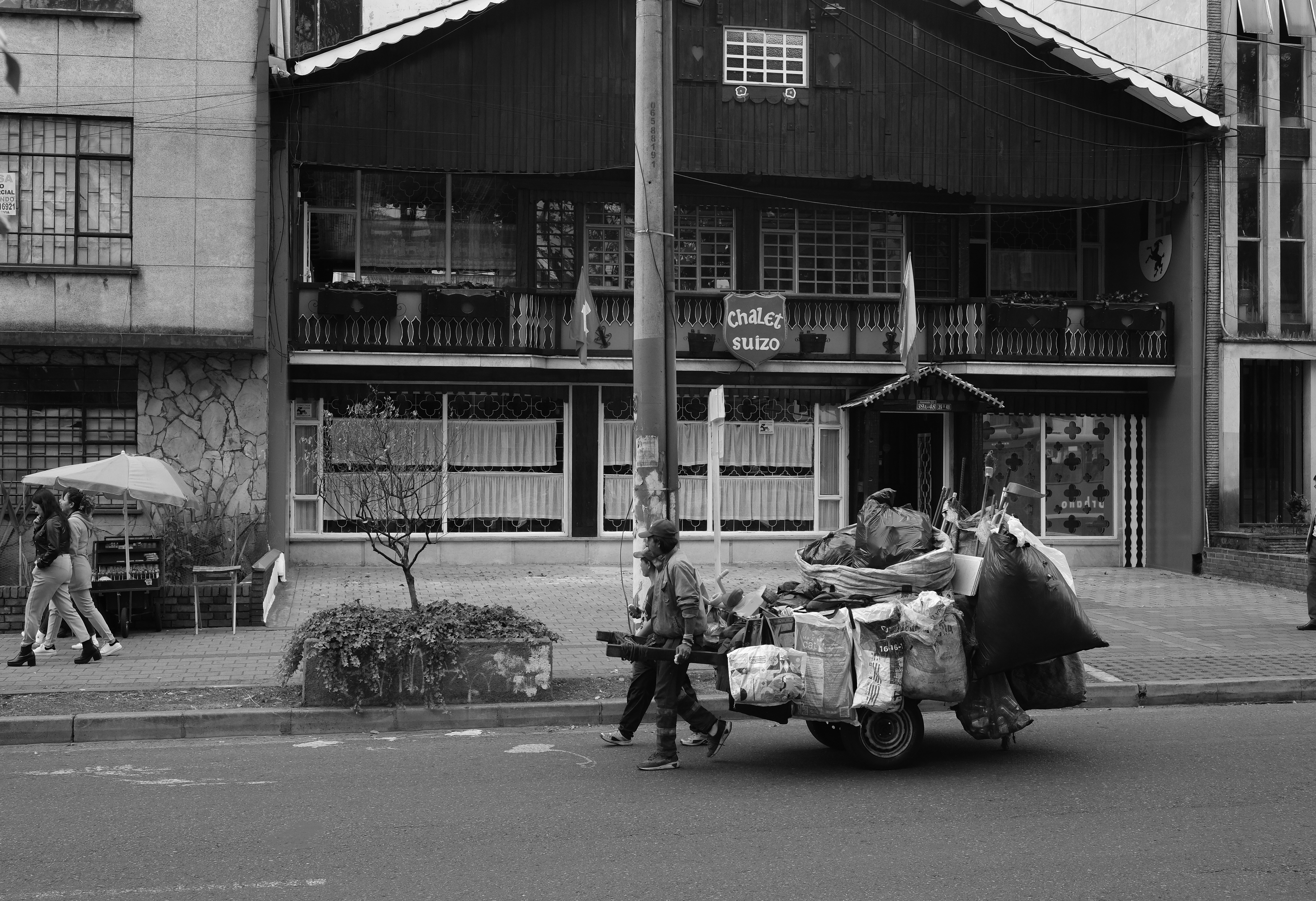 Recicladores venezolanos en Bogotá.