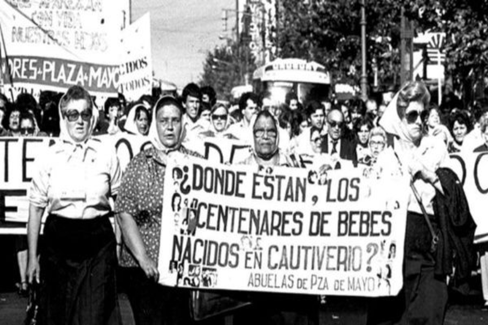 Gracias a la insistencia de las abuelas, un grupo de científicos, liderados por la genetista Mary Claire King a mediados de 1980, logró la formulación de un índice de abuelidad.
