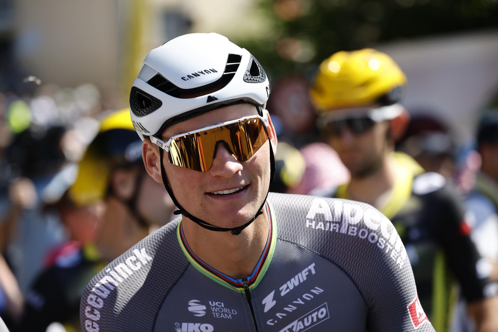 (France), 10/07/2025.- Dutch rider Mathieu Van Der Poel of Alpecin - Deceuninck team in action during the 6th stage of the Tour de France cycling race over 201.5km from Bayeux to Vire Normandie, France, 10 July 2025. (Ciclismo, Francia) EFE/EPA/MARTIN DIVISEK