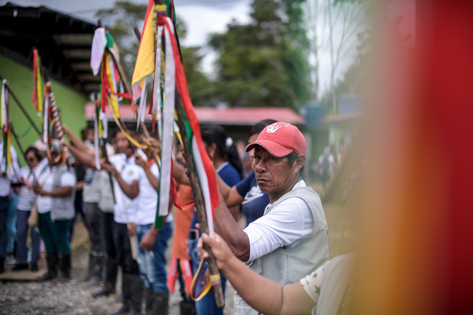 Miembros de más de 50 organizaciones indígenas, afro y campesinas participaron del Proyecto de Desarrollo Territorial (PDT) en Nariño, una iniciativa apoyada por el Fondo Europeo para la Paz que durante más de cuatro años le apostó a restaurar el tejido social, reforzar la presencia del Estado y estimular el acceso a medios dignos de vida.