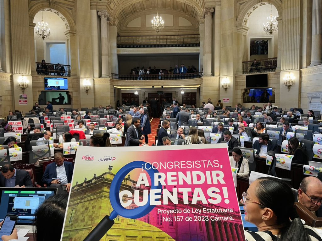 Avanzó en segundo debate proyecto de ley que pone a rendir cuentas a los congresistas