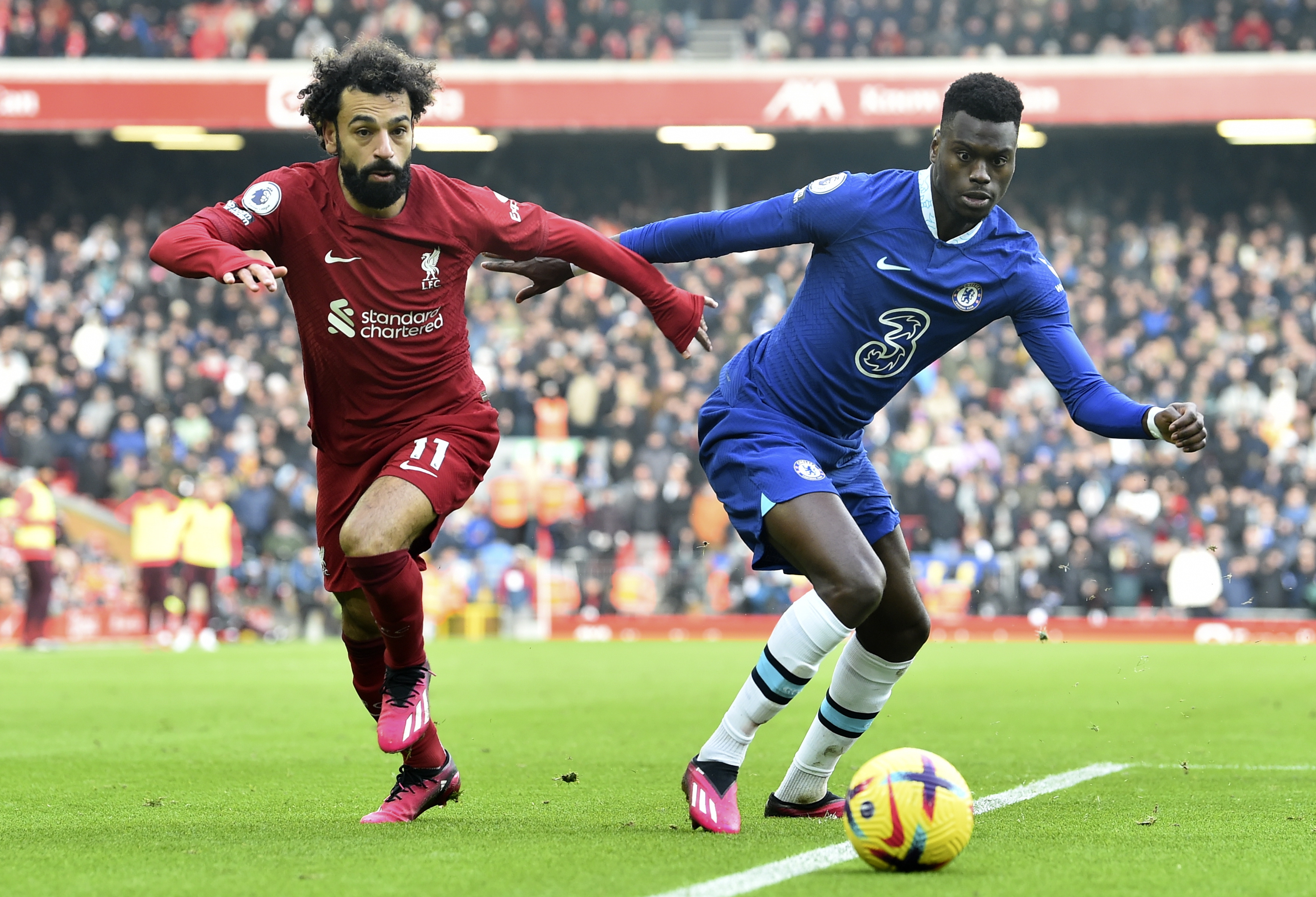 Liverpool y Chelsea, ambos necesitados de puntos, empataron sin goles en Anfield