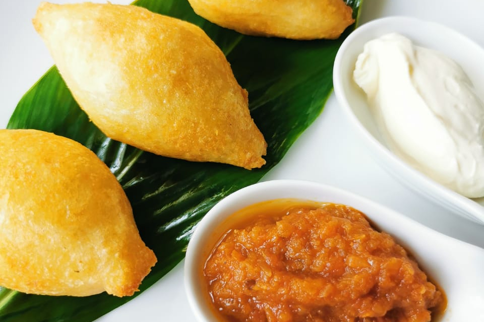 Carimañolas de queso mozzarella crocantes y bien quesudas