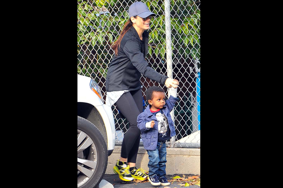 Sandra Bullock y su hijo Louis