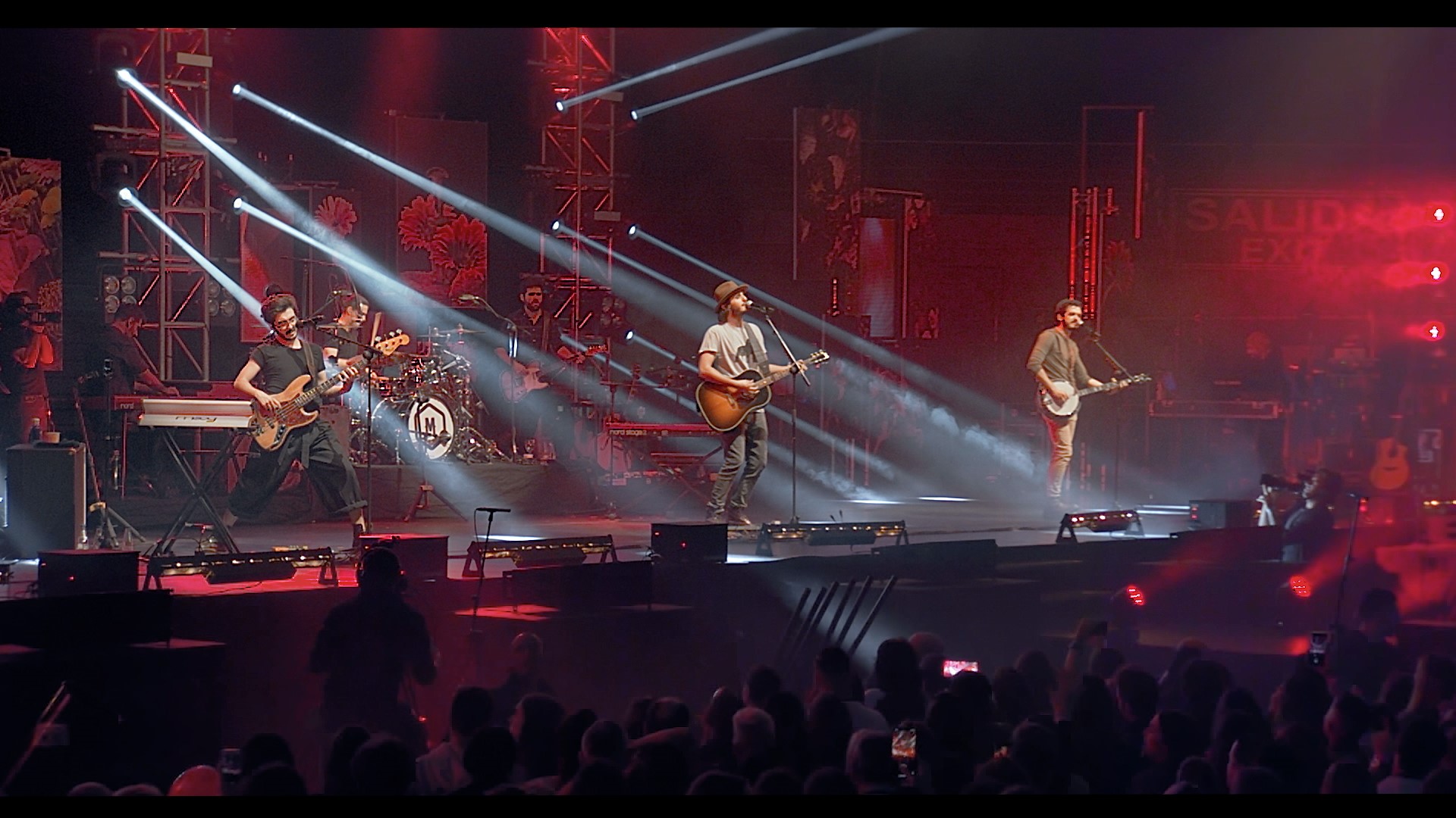 Grupo Frontera y Morat cantaron juntos “No se va”