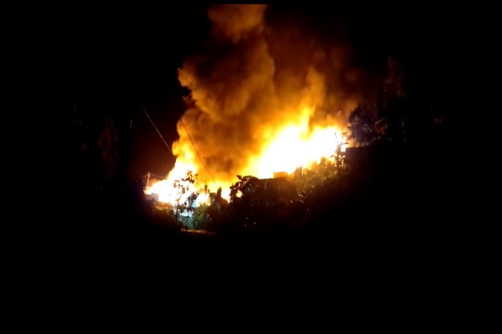 Incendio en Santa Rosa de Cabal deja dos muertos y 27 viviendas destruidas
