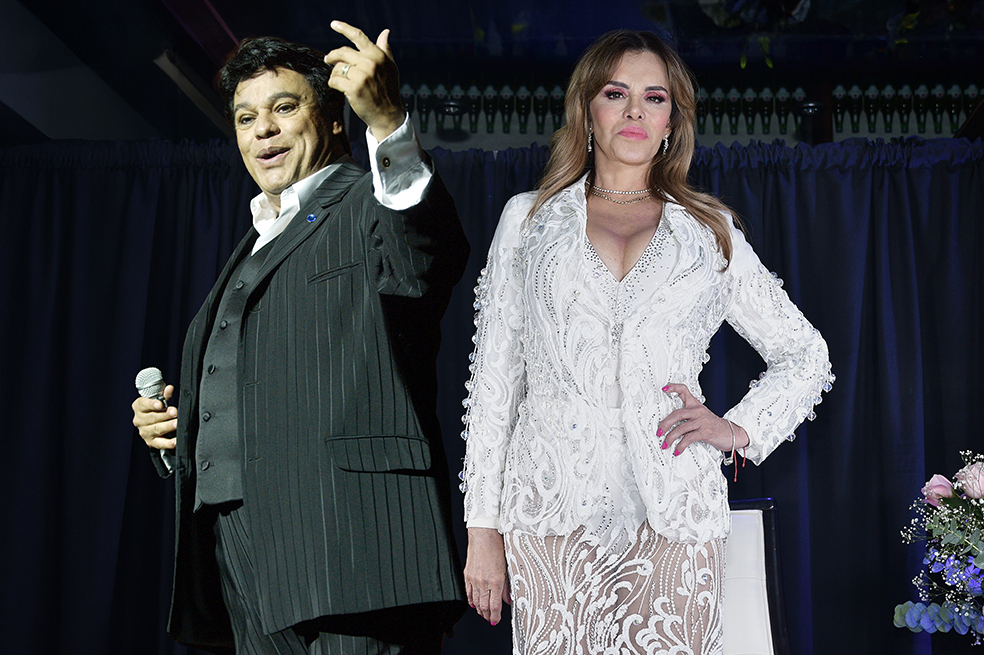 Juan Gabriel está vivo. Esta famosa actriz mexicana asegura que la llamó