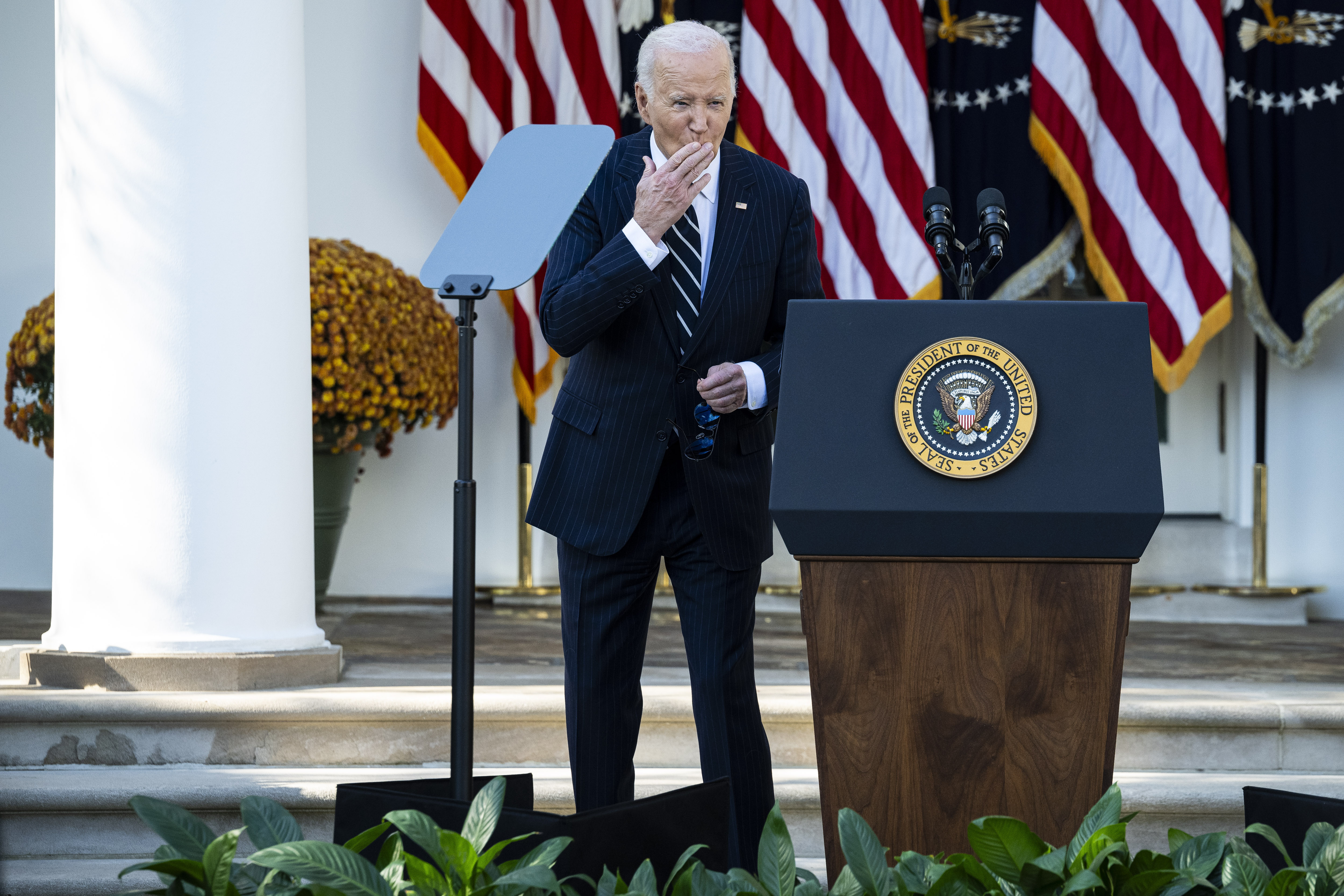 Exasesor de Harris le pide a Biden que renuncie para que ella sea presidenta