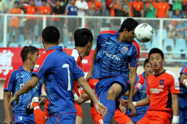 Giovanni Moreno anotó en la goleada 5-1 de Shenhua ante Hangzhou