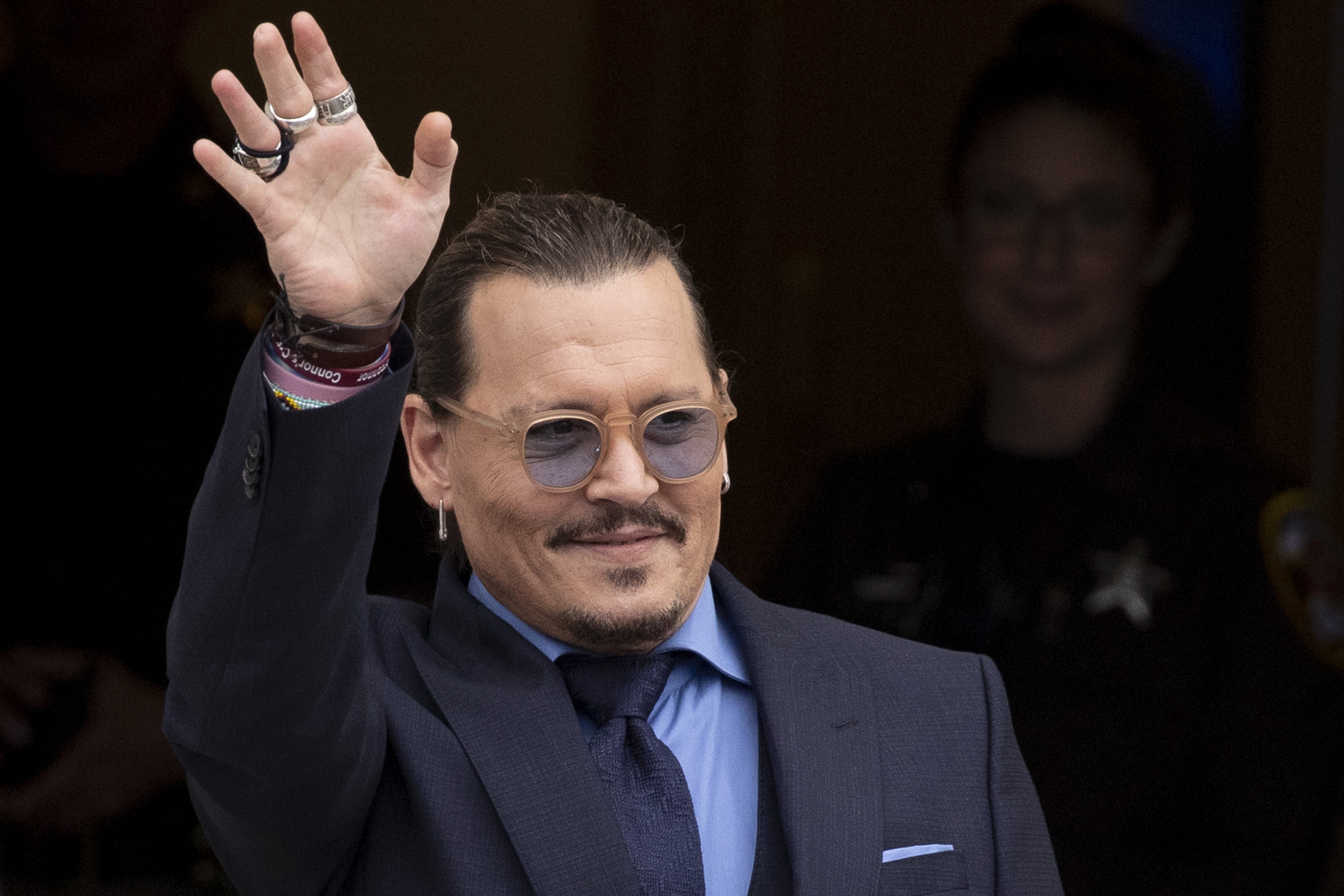 Johnny Depp vuelve a la música mientras espera fallo del juicio contra Amber Heard