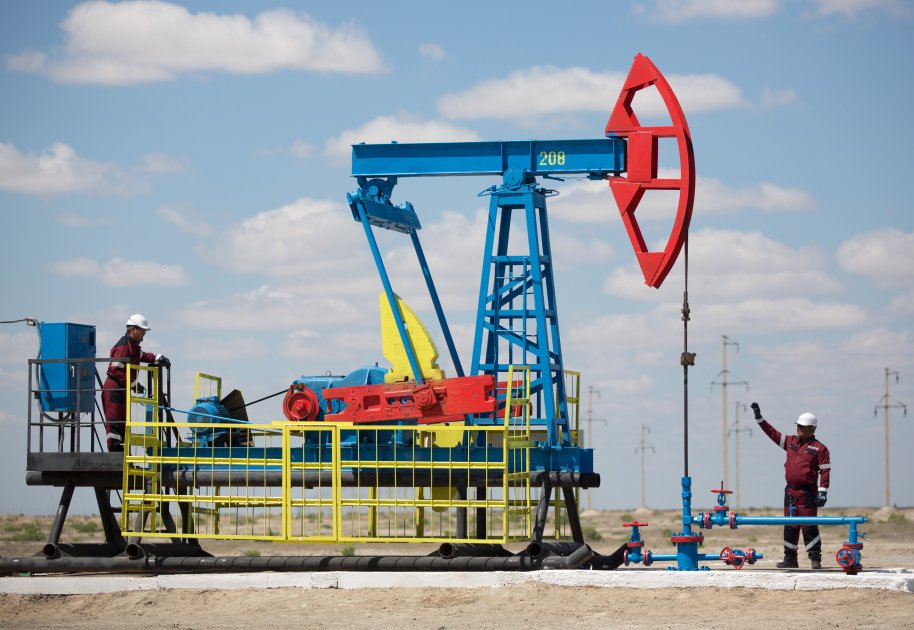 Petróleo cierra en baja y no se vislumbra un camino al equilibrio
