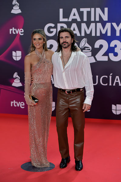 Karen Martínez y Juanes