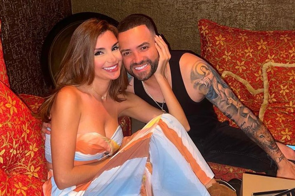 La modelo venezolana disfruta mucho de su faceta como madre. También, acompaña a Nacho a algunos de sus compromisos labores y está apoyándolo siempre en su carrera.
