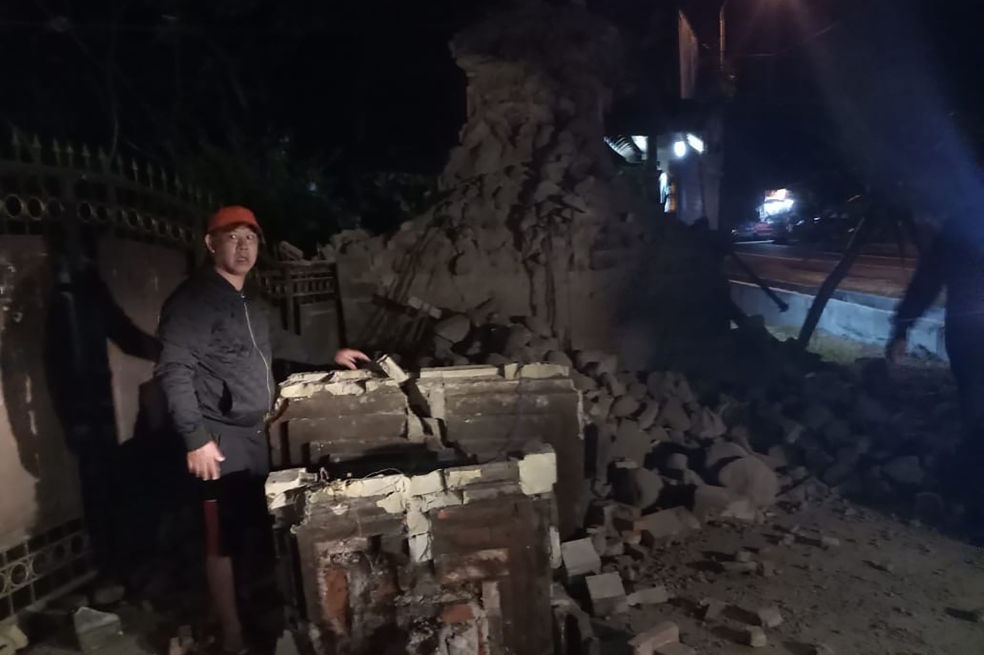 Al menos tres muertos deja sismo de magnitud 6,0 en la isla indonesia de Java