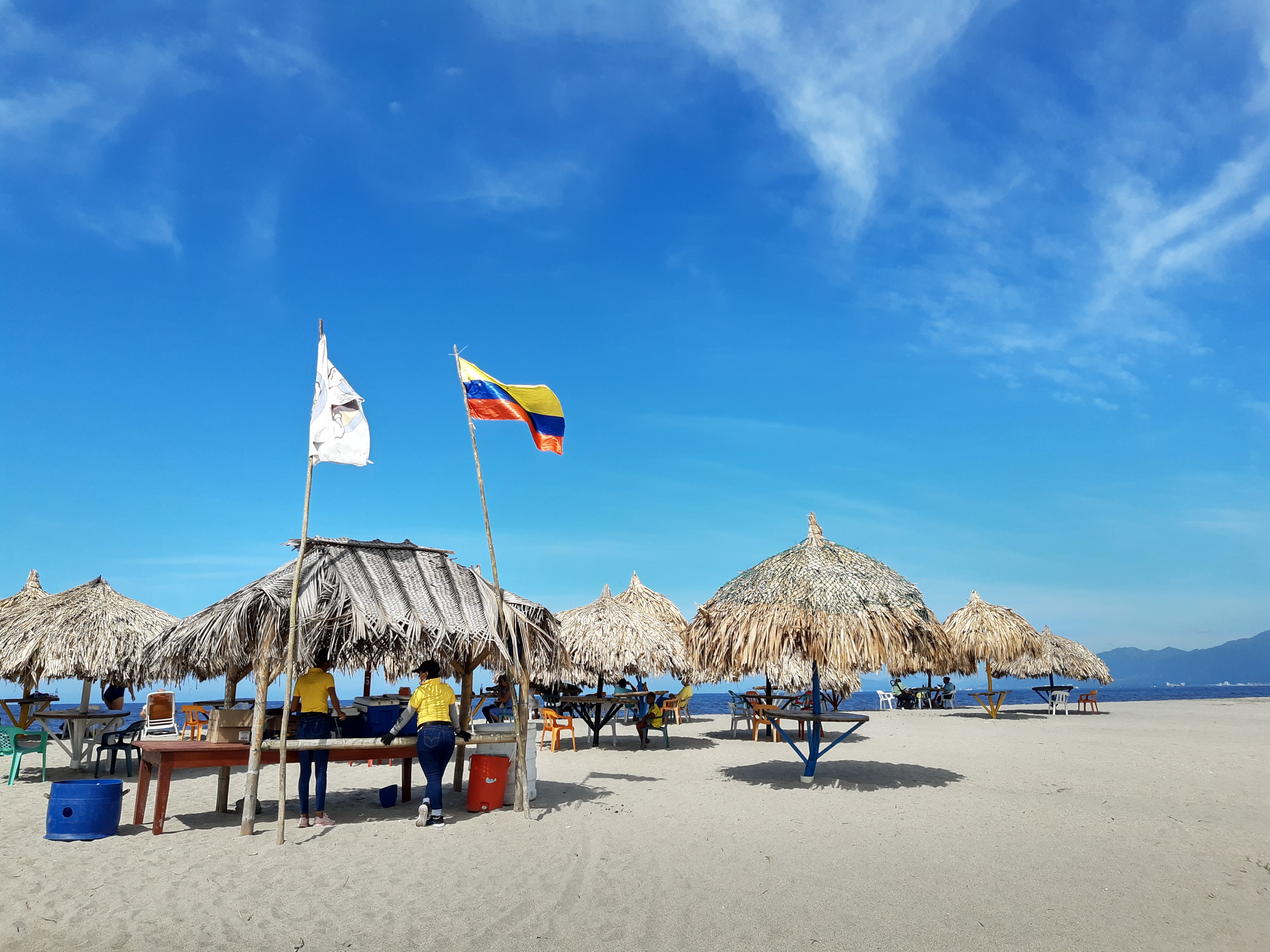 En Popeye, además de la deliciosa comida, puede disfrutar de un gran sector de playa.