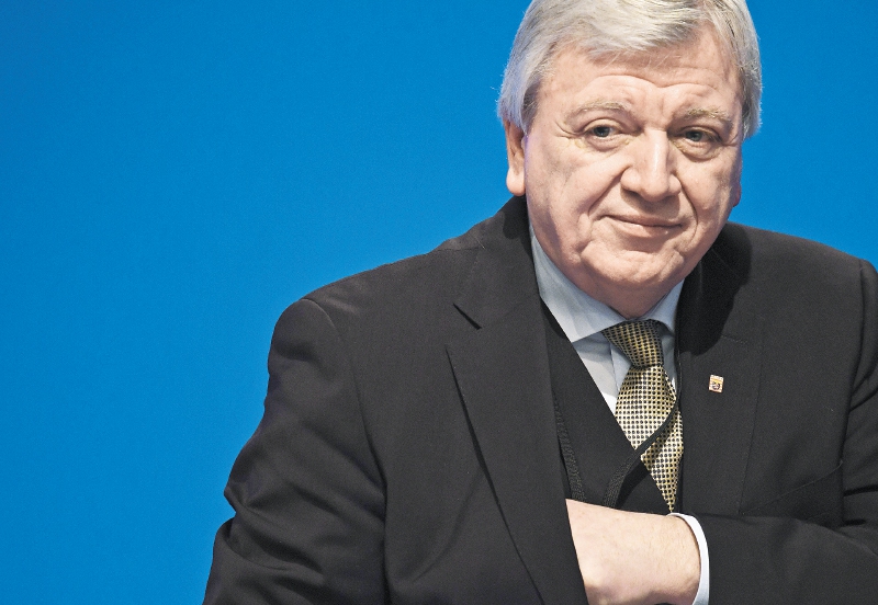 Enfrentarse al pasado impide el olvido: Volker Bouffier