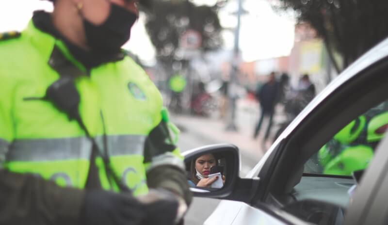El debate por criminalizar la violación de la cuarentena