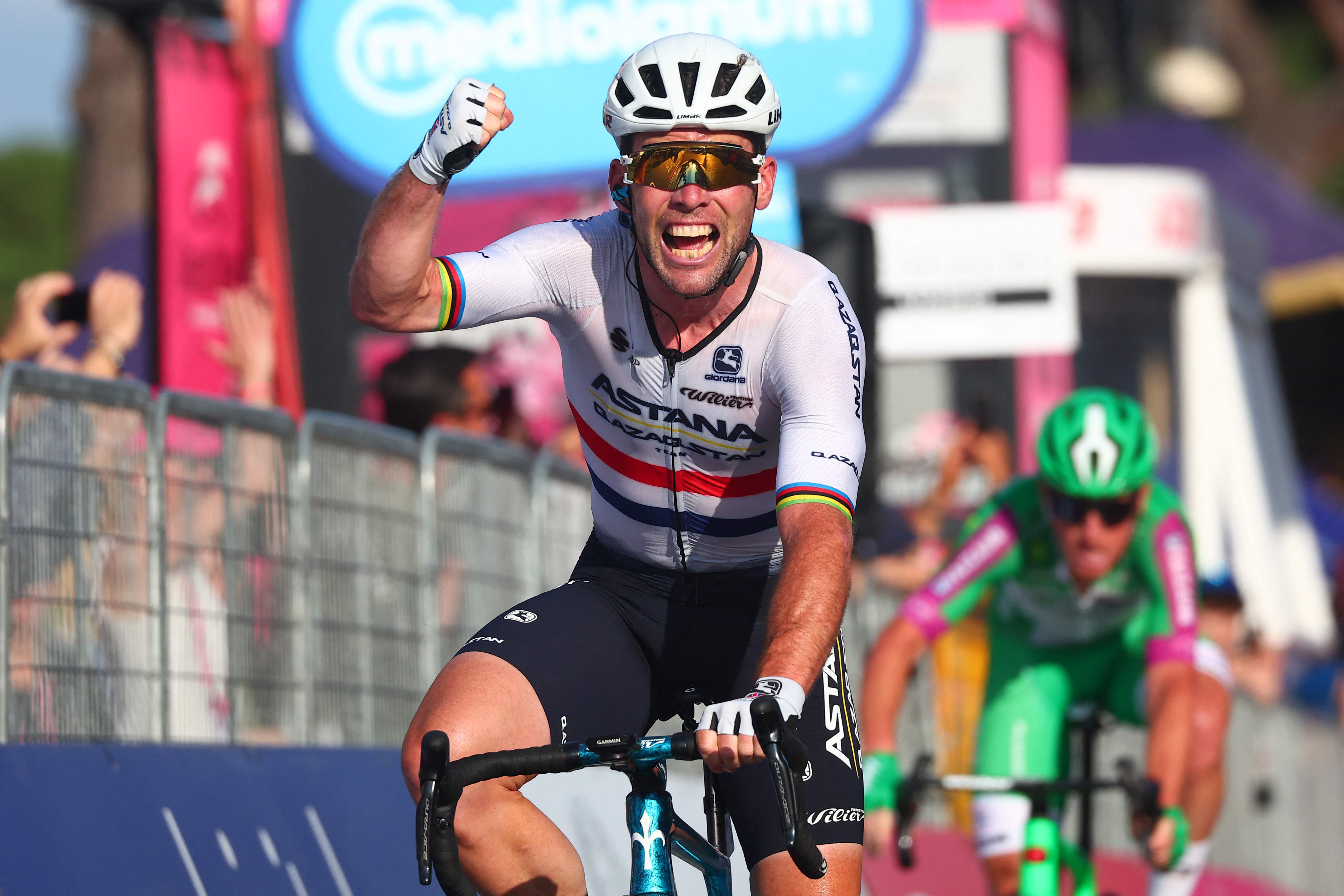 Mark Cavendish ganó la última etapa del Giro de Italia 2023, Primoz Roglic campeón
