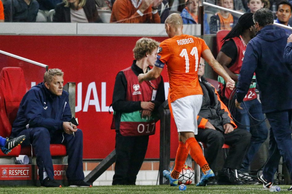 Robben, por fuera de las canchas cerca de un mes por lesión