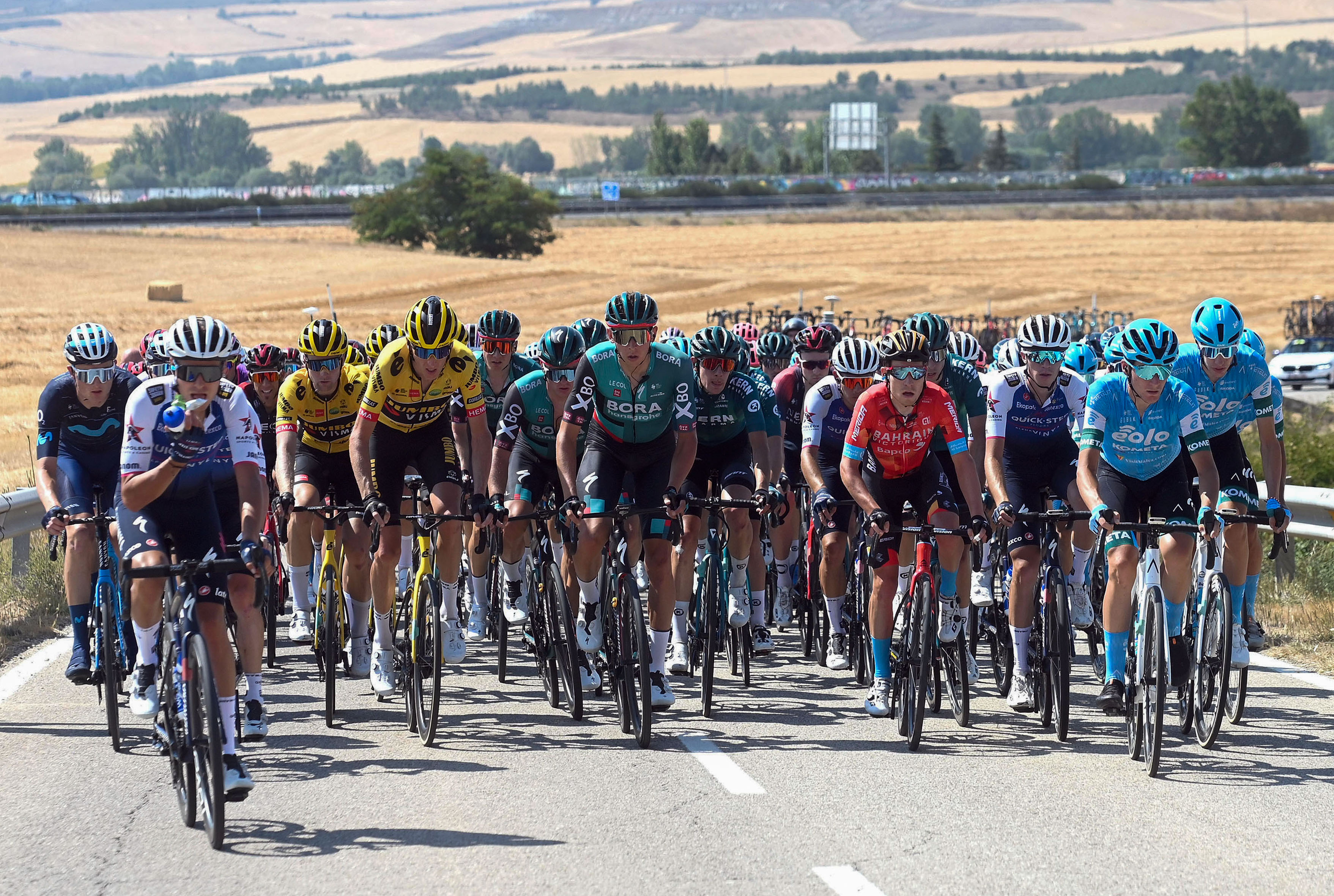 Timo Roosen ganó la segunda etapa de la Vuelta a Burgos después de caída masiva