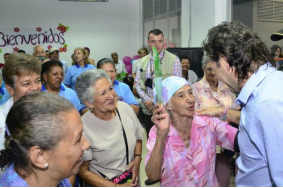 Inauguran primer centro gerontológico en Medellín