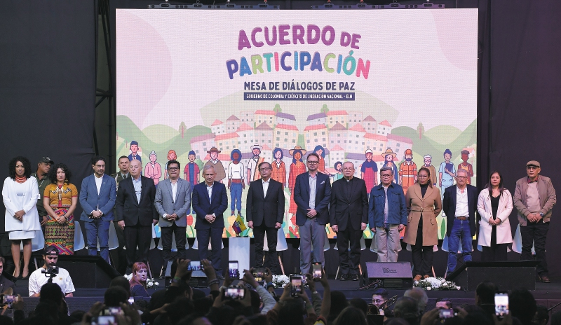Ante cerca de 3.000 personas se presentaron los integrantes del Comité Nacional de Participación. / Mauricio Alvarado