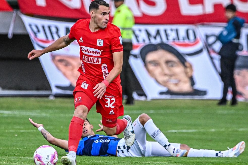 Franco Leys, jugador del América de Cali, en acción contra Boyacá Chicó.