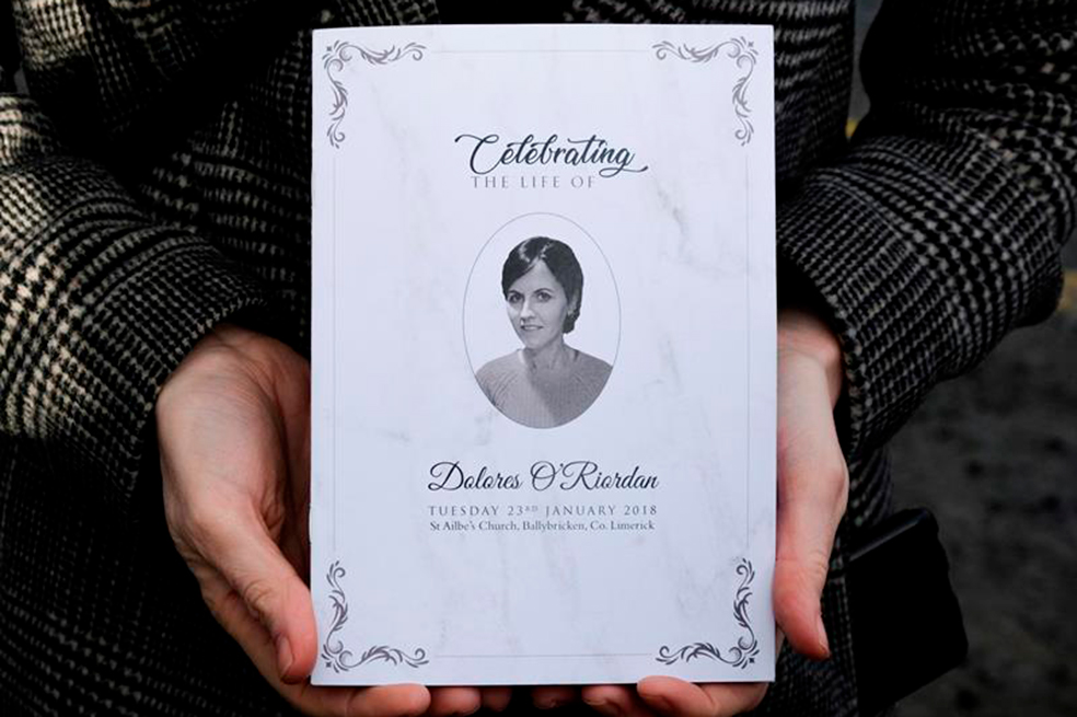 Voz de Dolores O’Riordan fue banda sonora de su propio funeral