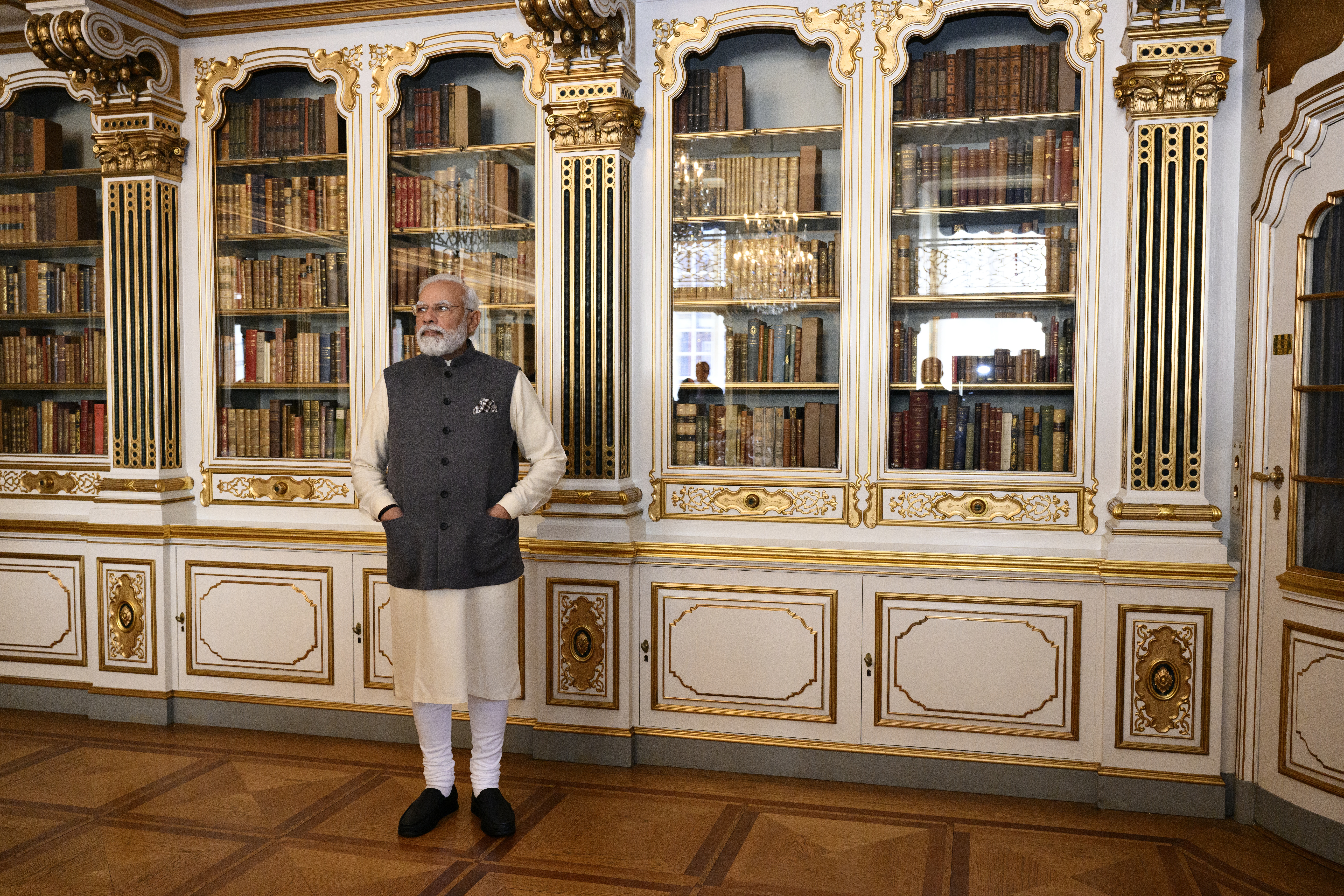 Copenhagen (Denmark), 04/05/2022.- Indian Prime Minister Narendra Modi looks on prior to a meeting with his Swedish counterpart at Christiansborg Castle in Copenhagen, Denmark, 04 May 2022. The meeting is held in the framework of the India-Nordic summit. (Dinamarca, Copenhague) EFE/EPA/Philip Davali DENMARK OUT