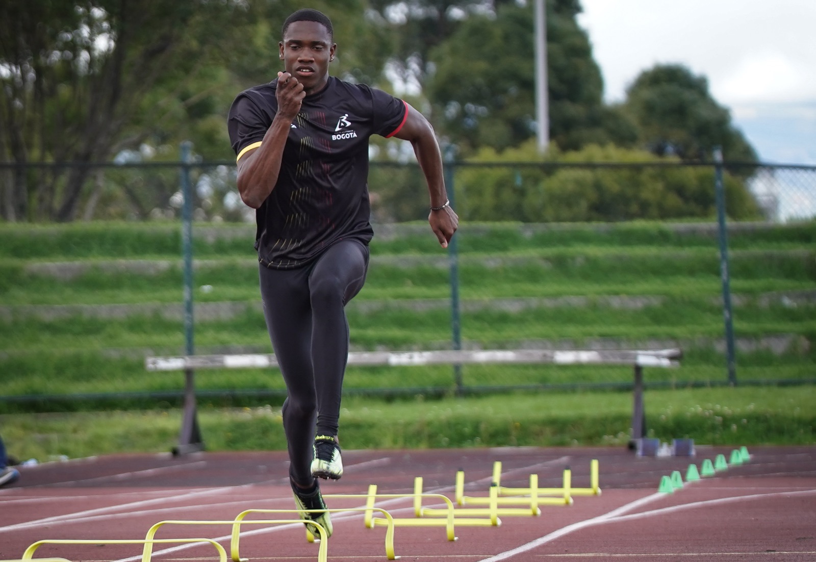 Ronal Longa: “Nuestro relevo de 4 x 100 puede pelear medalla en el Mundial” 