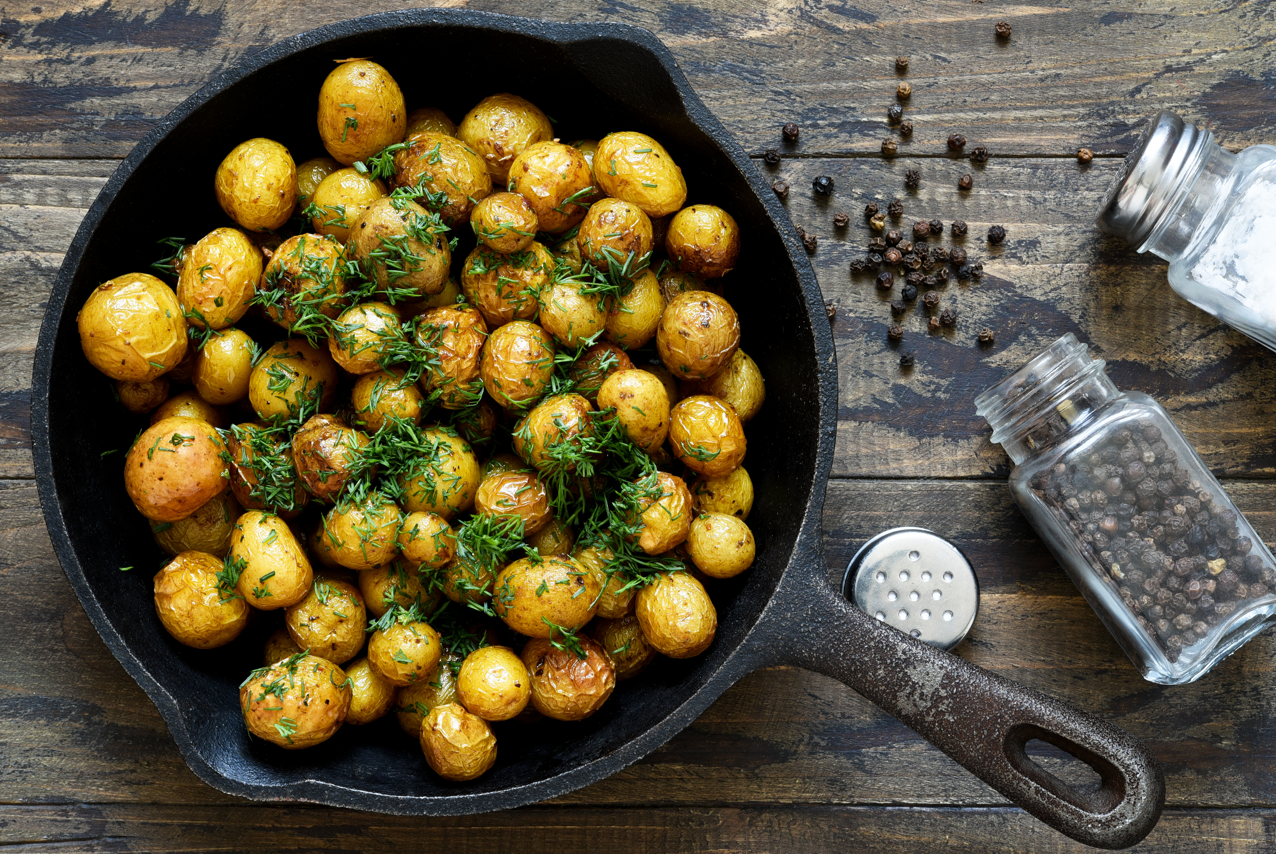 Papas al ajillo para saborear en familia este lunes