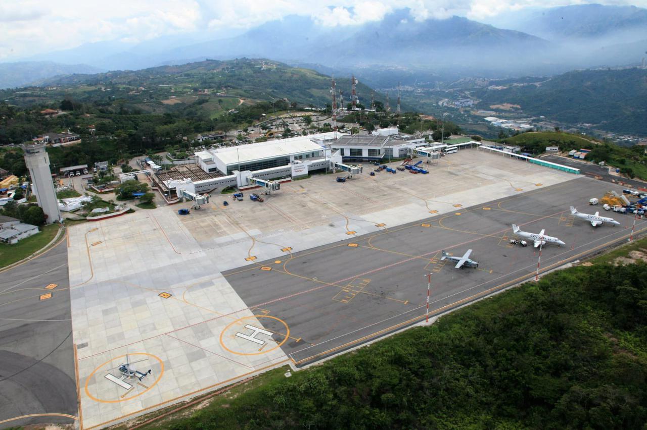Supertransporte multa a concesión del aeropuerto de Palonegro por $300 millones