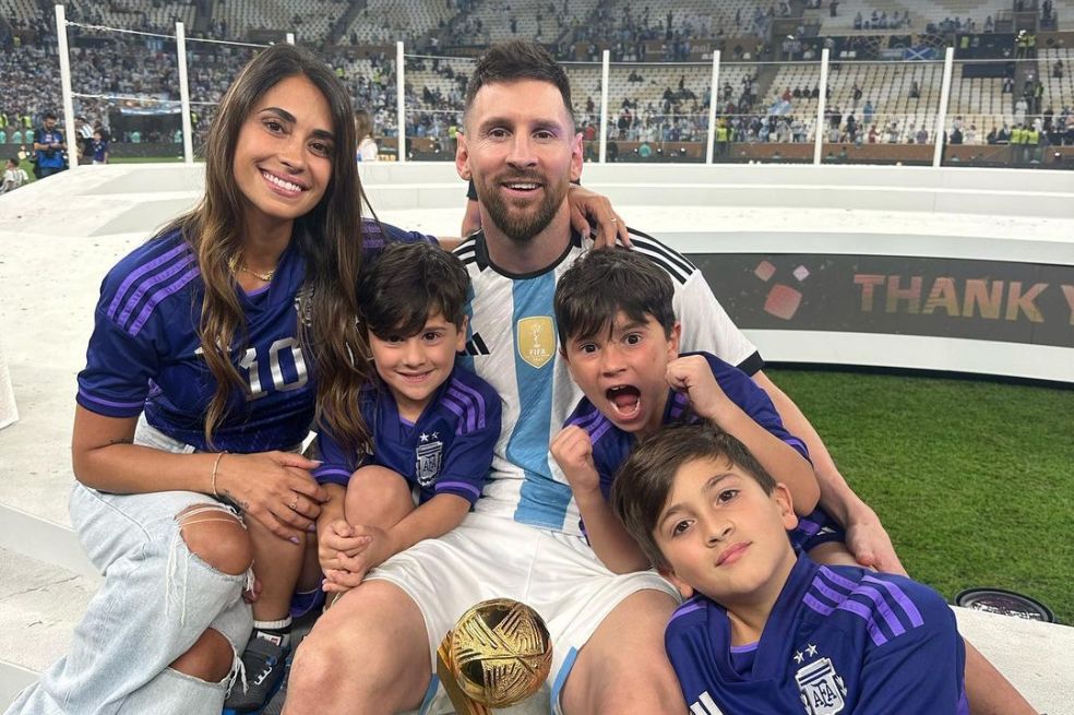 Antonela Roccuzzo, esposa de Lionel Messi, ha acompañado al jugador desde que soñó muy joven con ganarse una Copa del Mundo.