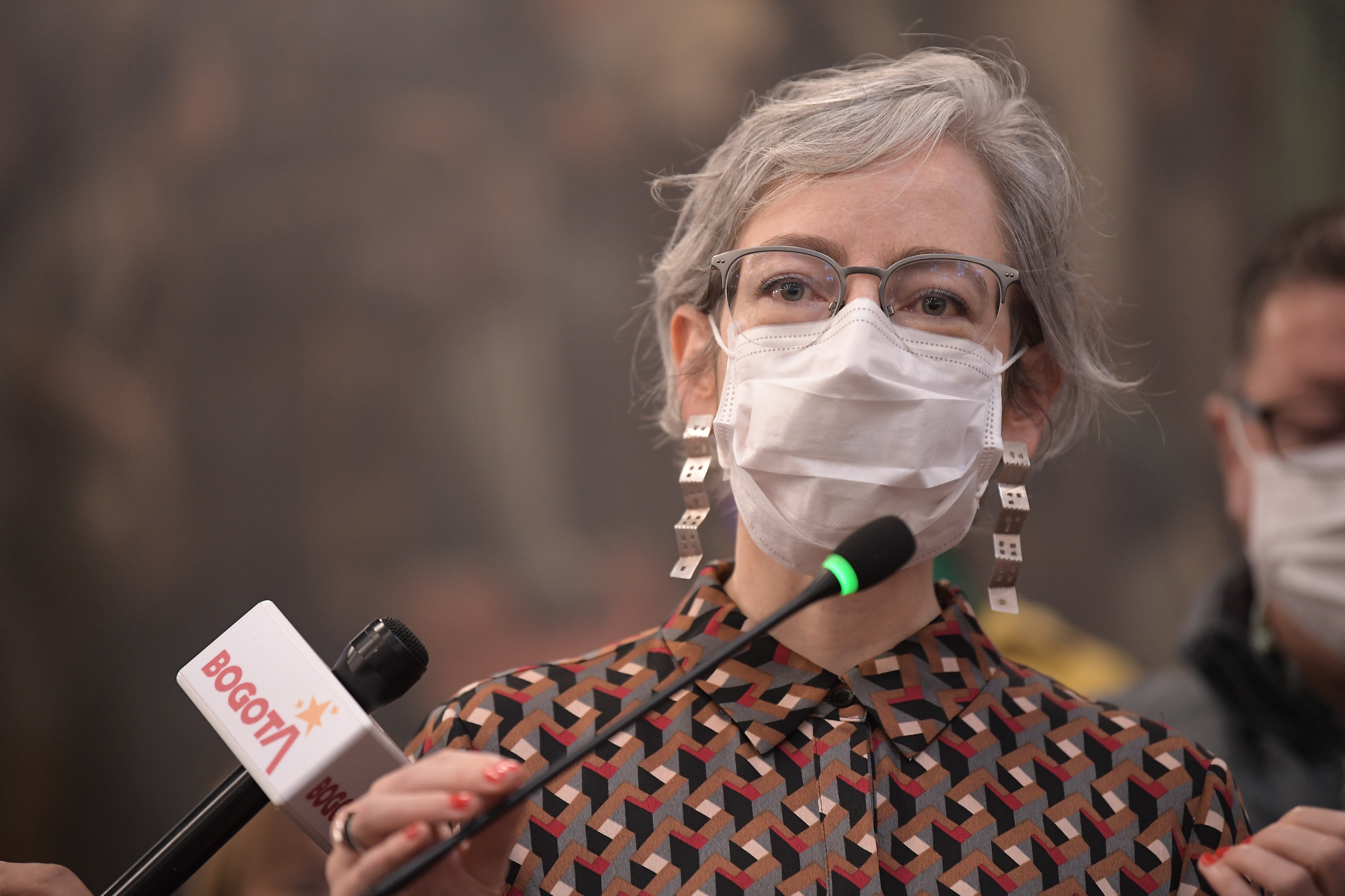 Bogotá: Polémica por millonarios contratos del esposo de secretaria de Planeación