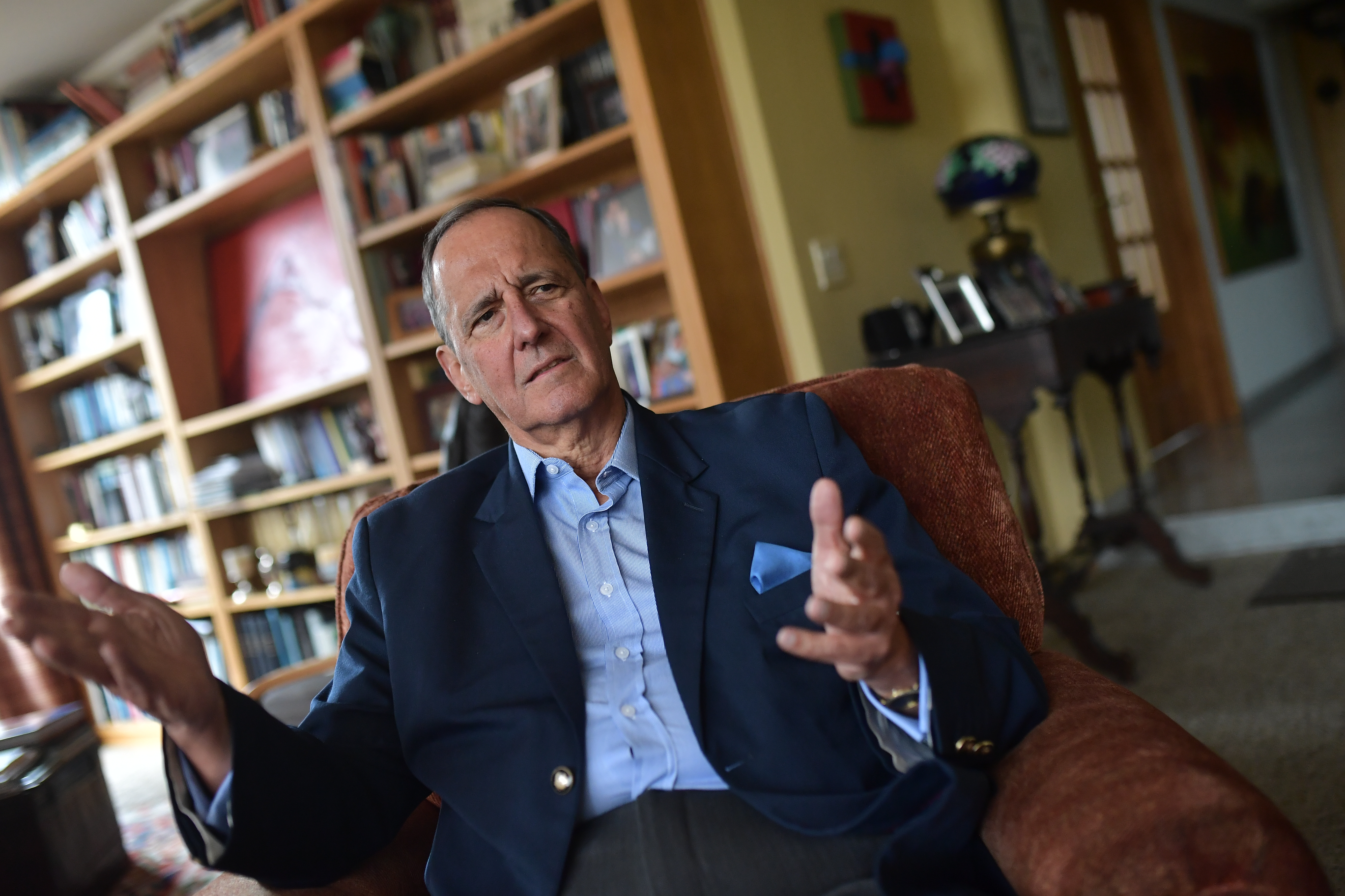 “Le mostraron las uñas a Uribe”, opina el exministro Juan Camilo Restrepo