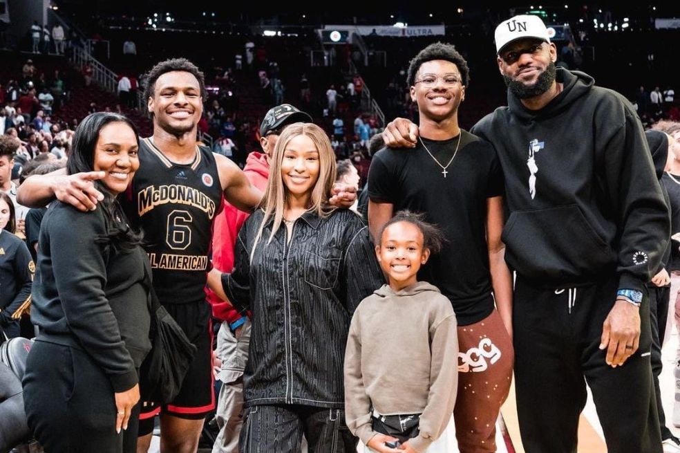 Hijo de LeBron James sufrió un infarto en pleno entrenamiento