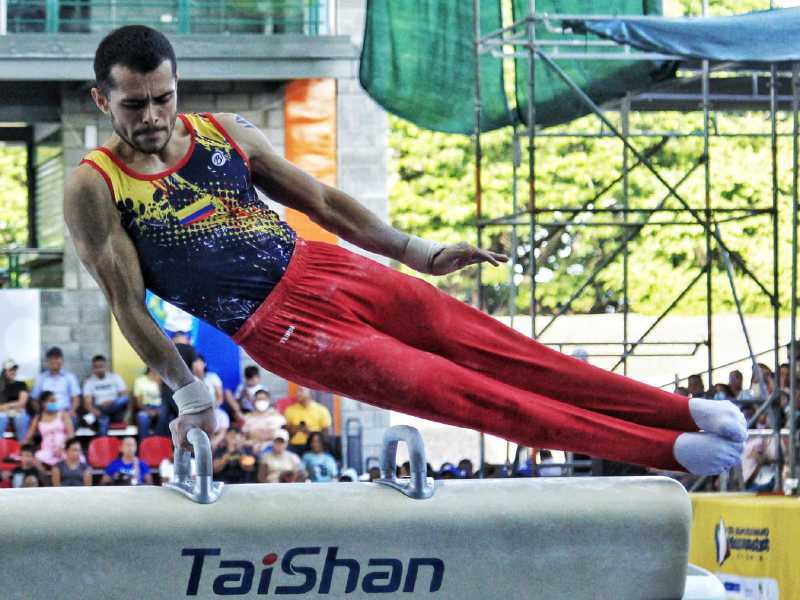 El gimnasta antioqueño Andrés Felipe Martínez es la gran figura de la primera parte de los Juegos Bolivarianos en Valledupar. / Comité Olímpico Colombiano