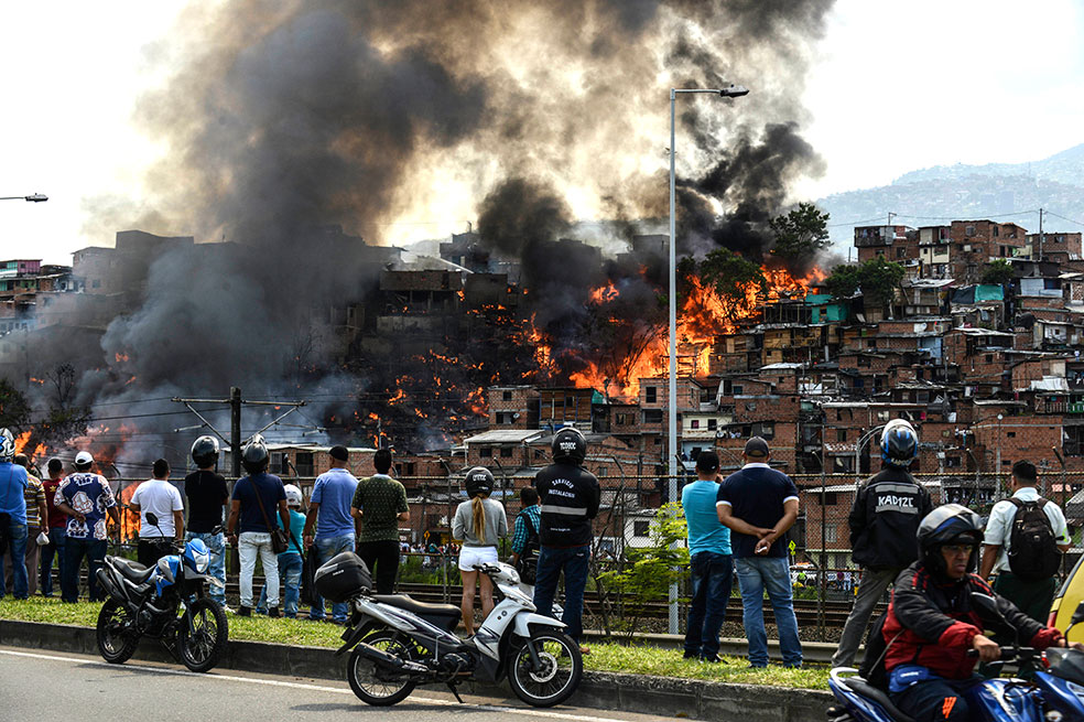 Medellín declara calamidad pública por incendio en Moravia
