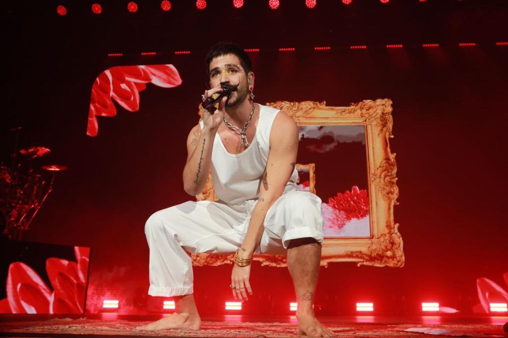 ⁠Camilo rompió en llanto en pleno concierto: “Estoy pasando por un momento difícil”