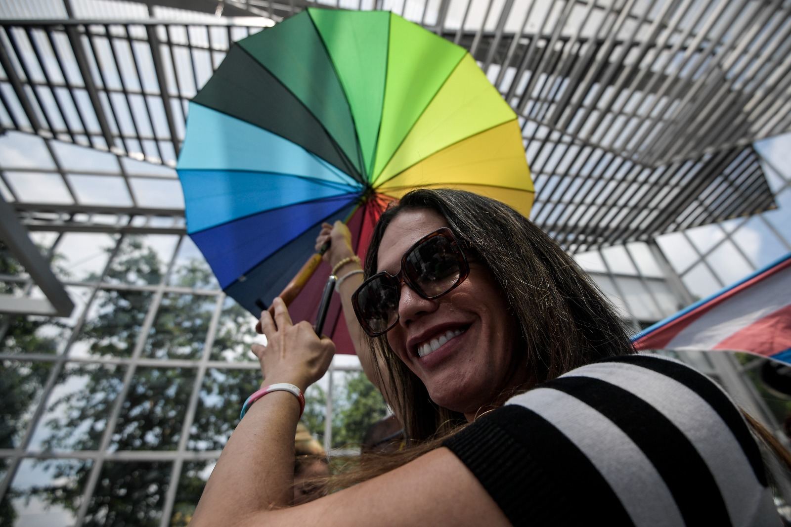 En medio de performances, protestas y homenajes a las personas asesinadas de la comunidad LGBTIQ+, se hizo el lanzamiento en Barranquilla de "Una radiografía del prejuicio", el informe anual 2022 de derechos humanos de personas OSIGD-LGBTI y balance de la Política Pública Nacional 2019-2022 en Colombia.