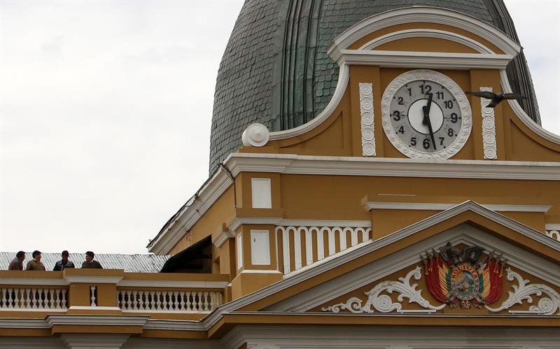Reloj del Congreso en la plaza Murillo de La Paz, Bolivia. 