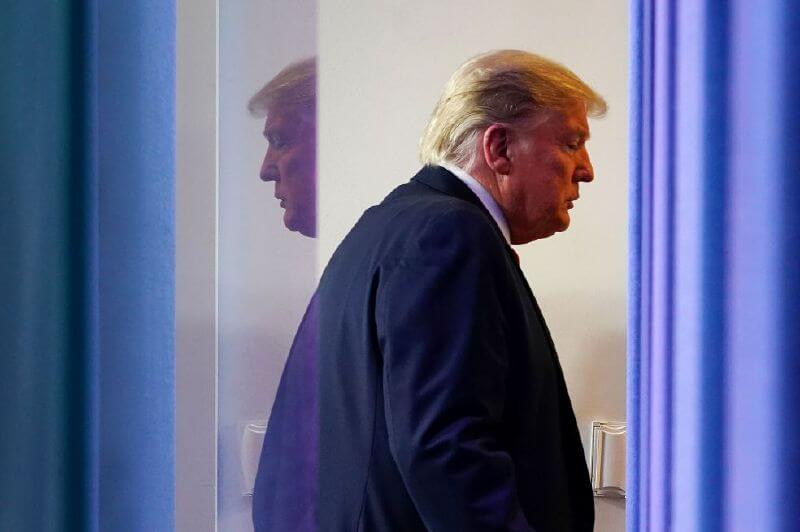 Trump ajusta su campaña al coronavirus