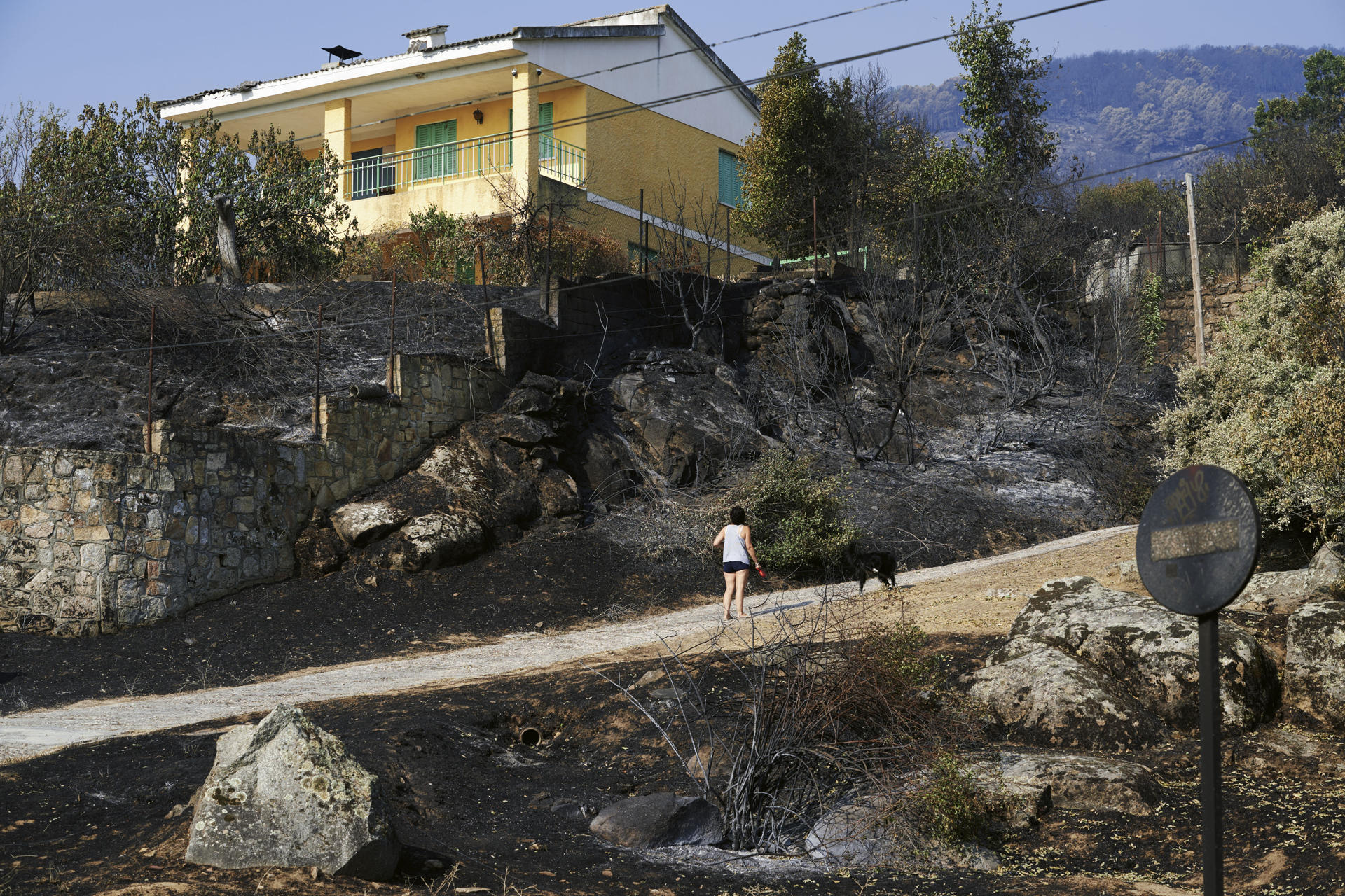Nueva ola de calor amenaza con agravar los incendios en España y Francia