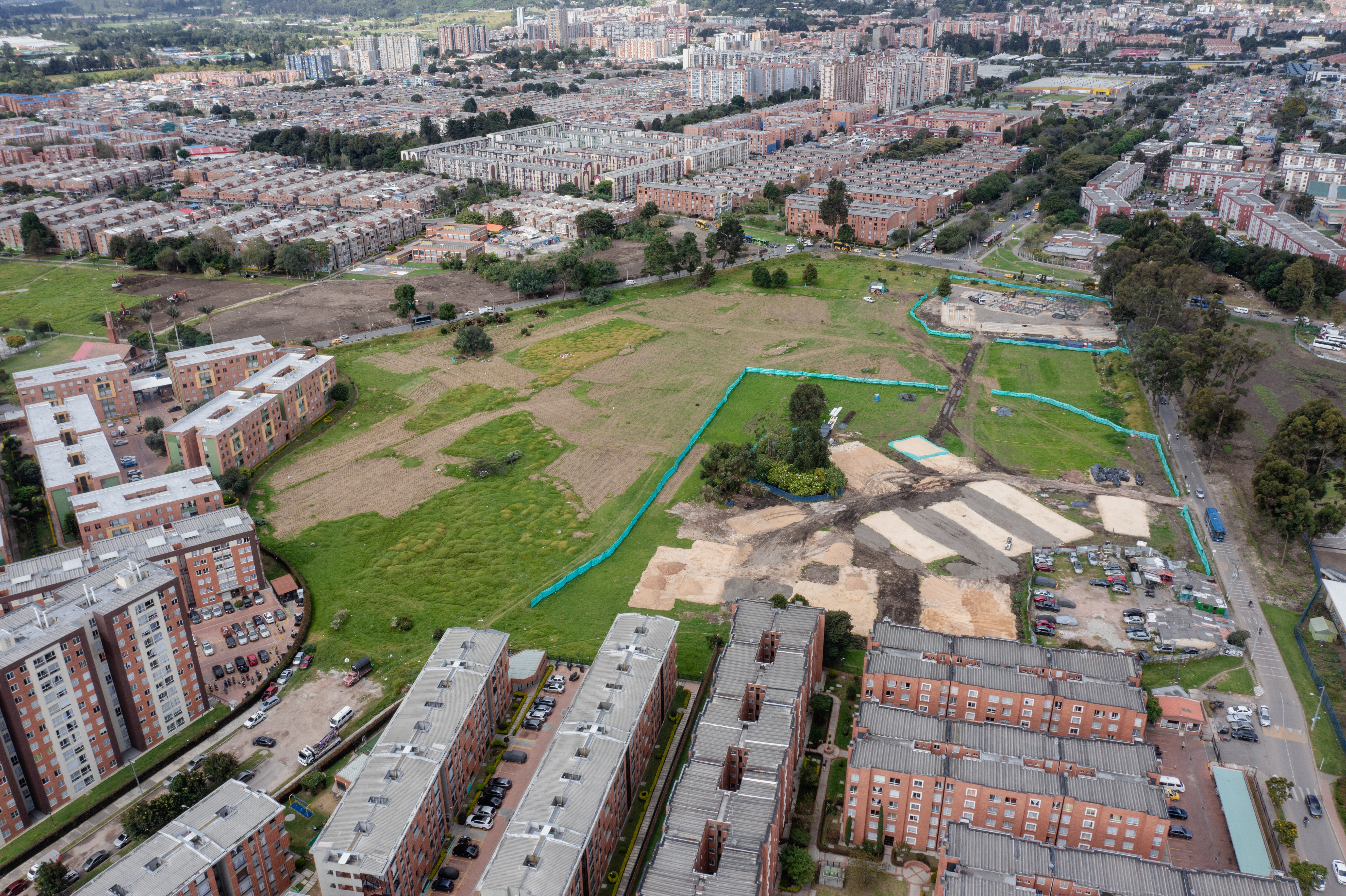 Sobrevuelo con dron en las obras del Multicampus Suba.