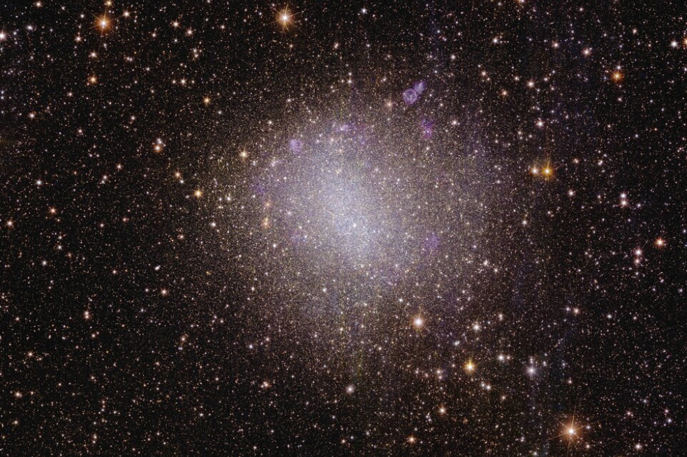 Cientificos descubren una galaxia que “no debería existir”