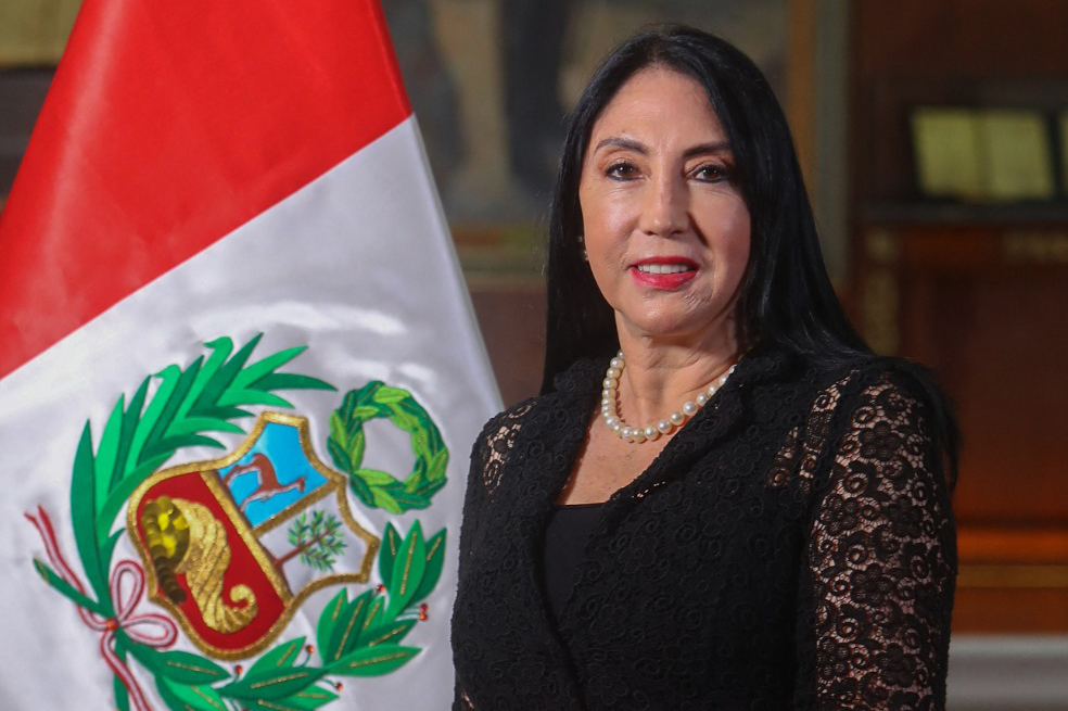 Perú: dos ministras renuncian por escándalo de vacunación tramposa