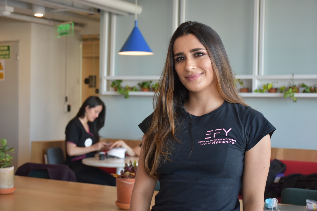 La idea de negocio que empodera mujeres y ofrece servicios de belleza a domicilio