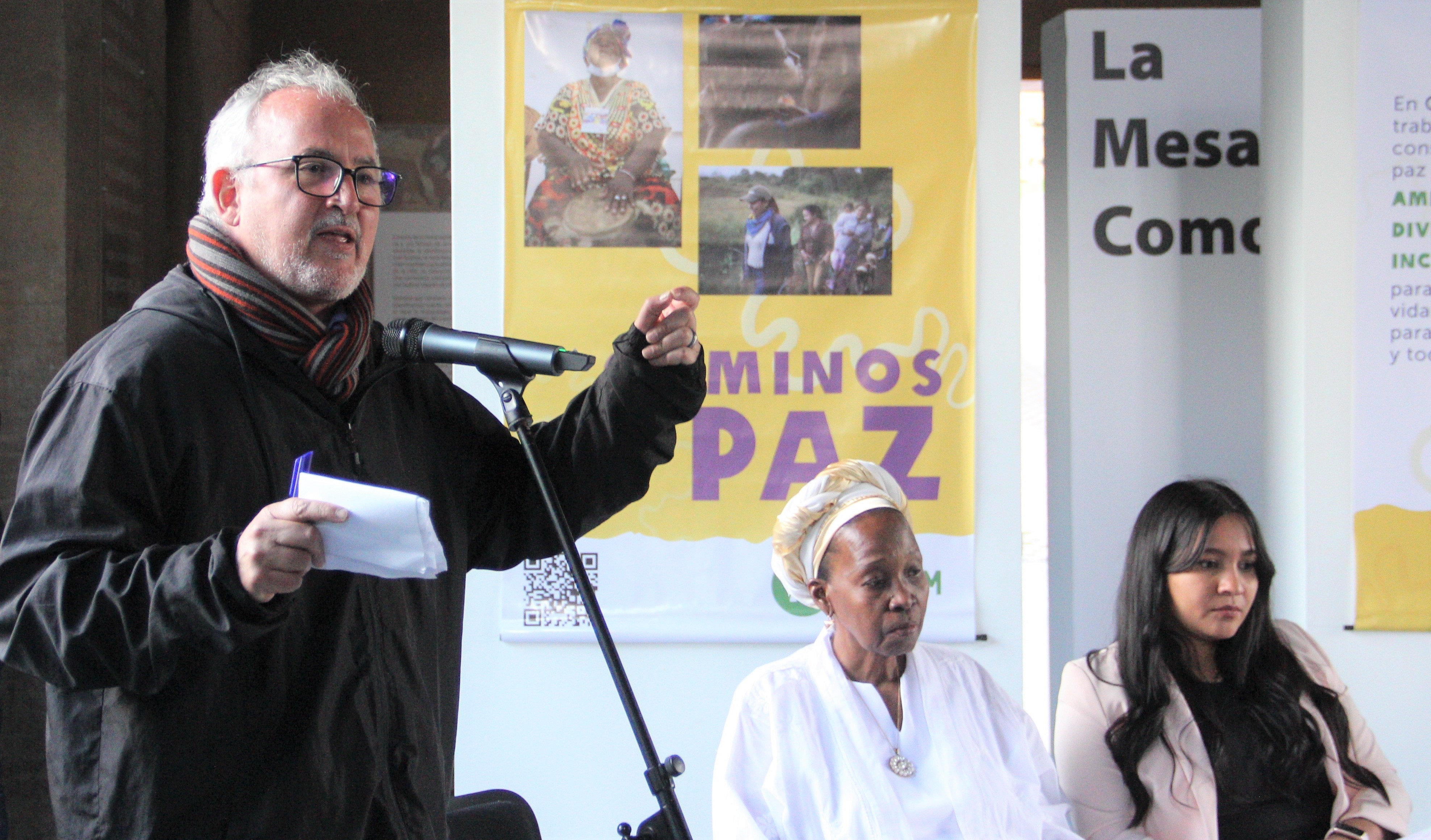 En el evento de apertura, Carlos Mejía, director de Oxfam, acompañó a las mujeres de los siete territorios en una charla sobre sus experiencias y los principales obstáculos para construir paz en sus territorios.